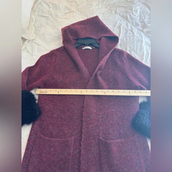Patrizia Luca Burgundy Cardigan with Black Fur Cuffs - Picture 7 of 8